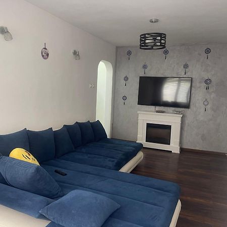 Carlitos Apt Râmnicu Vâlcea Exteriör bild